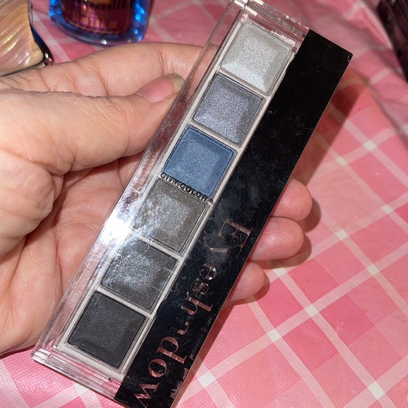 🎈SALE🎈🎀#15.MAKEUP BUNDLE🎀 - Picture 4 of 10